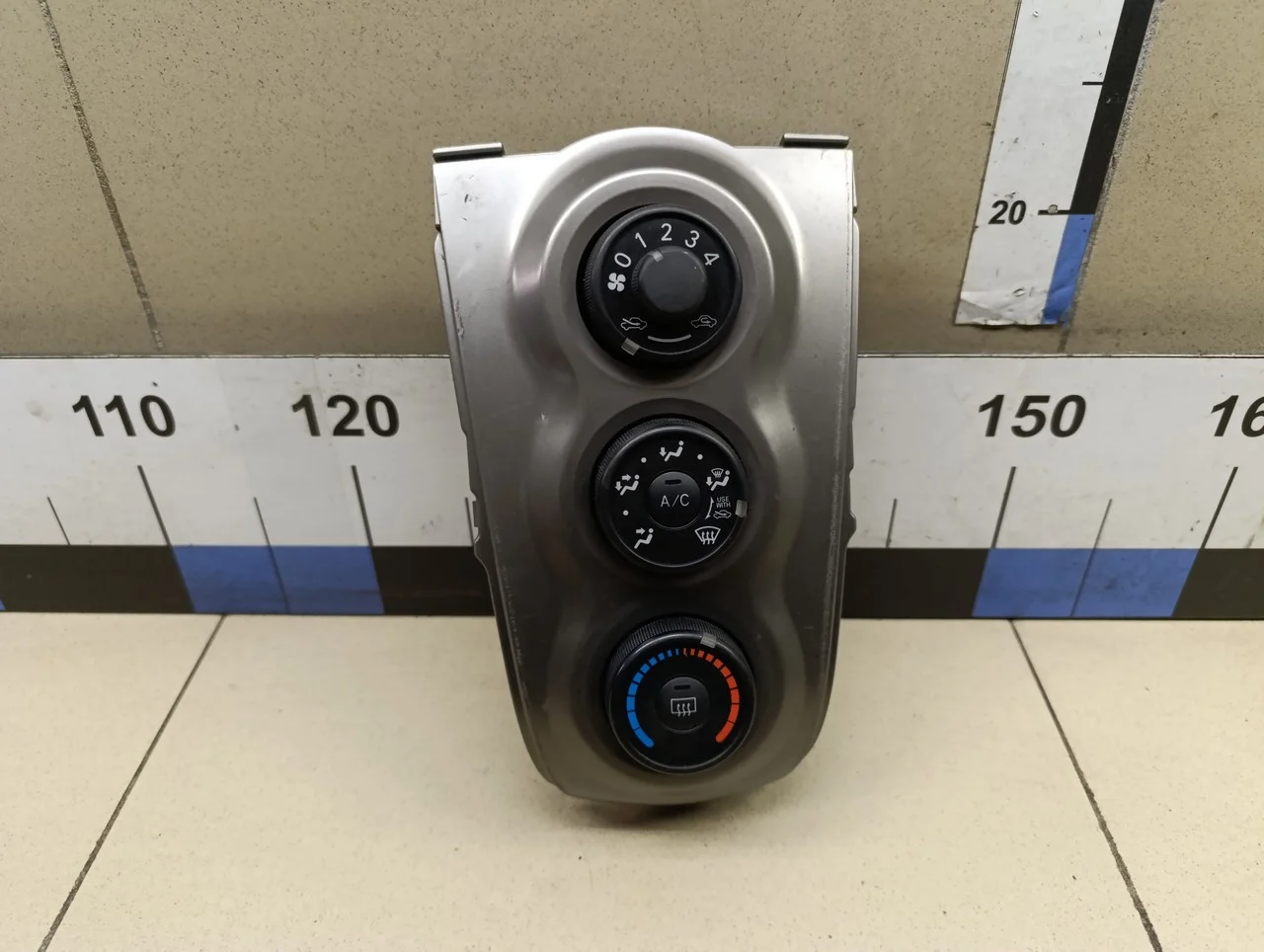 Блок управления отопителем TOYOTA Yaris 2005-2011 - миниатюра 2
