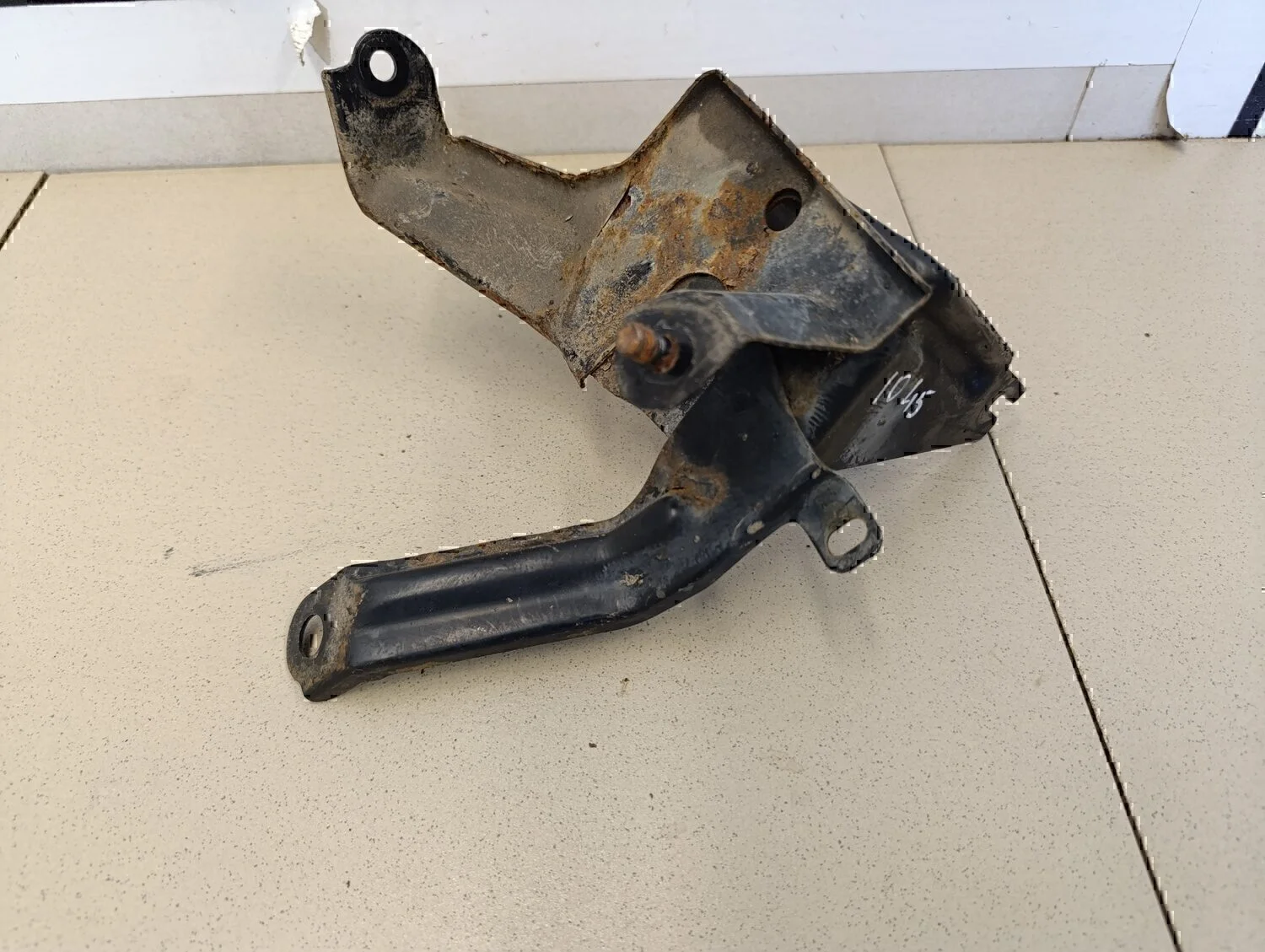 Кронштейн блока ABS (насос) TOYOTA Corolla E12 2001-2006