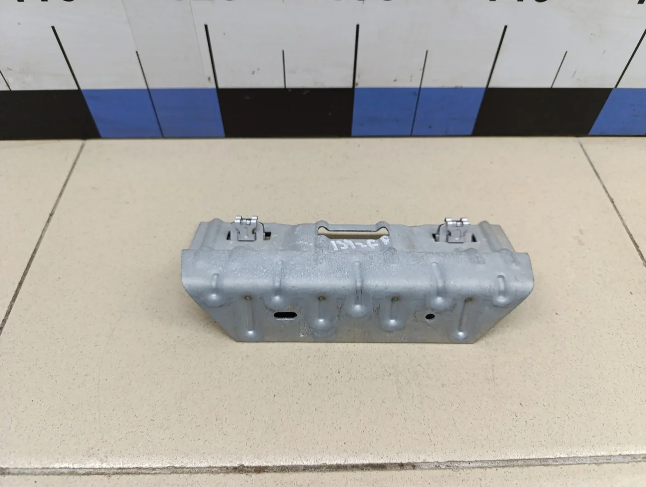 Кронштейн ручки VW Golf V Plus 2005-2014 - миниатюра 2