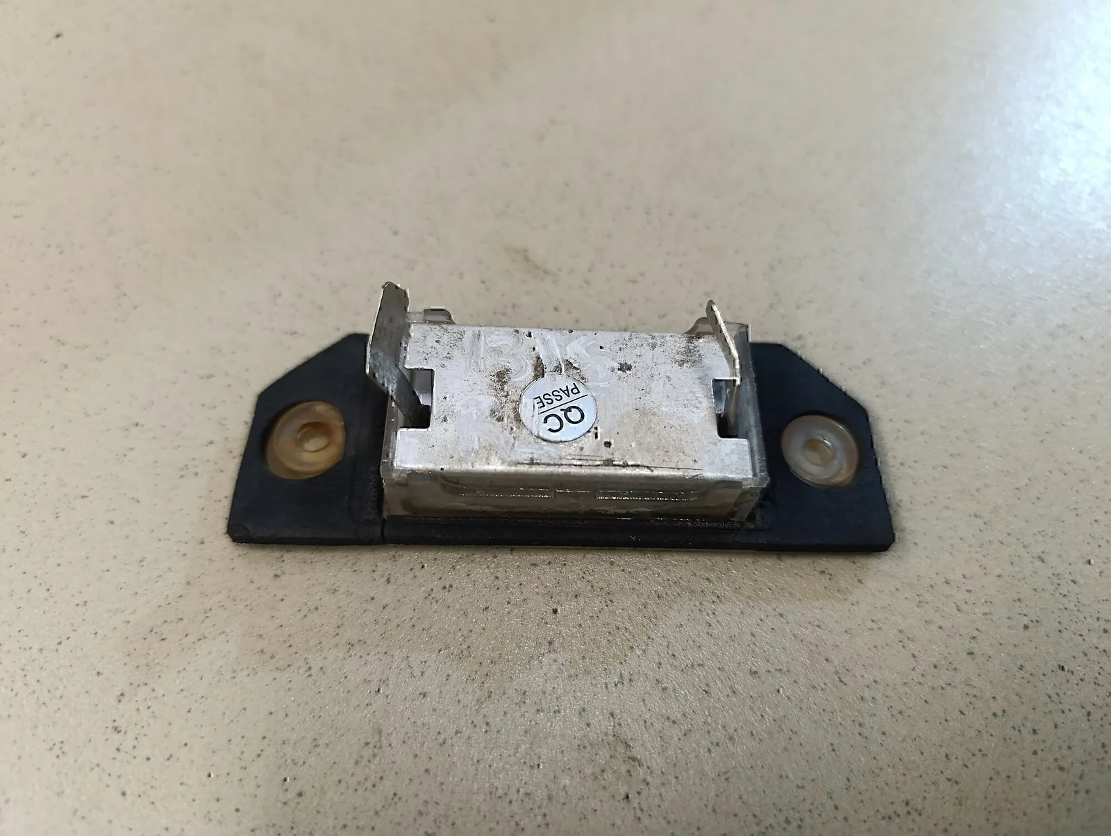 Фонарь подсветки номера FORD Focus II 2005-2008 - миниатюра 3