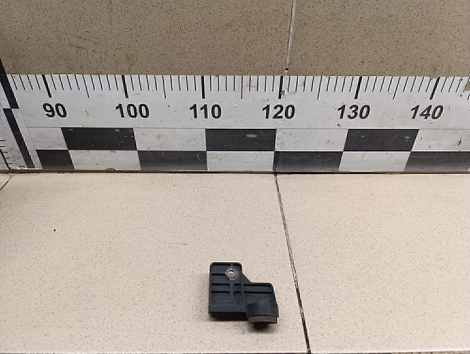 Кронштейн радиатора SUZUKI Grand Vitara 2006-2015 - изображение 1