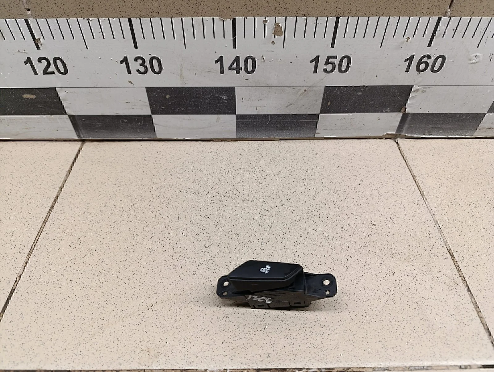 Кнопка многофункциональная Chevrolet Orlando 2011-2015 - изображение 1
