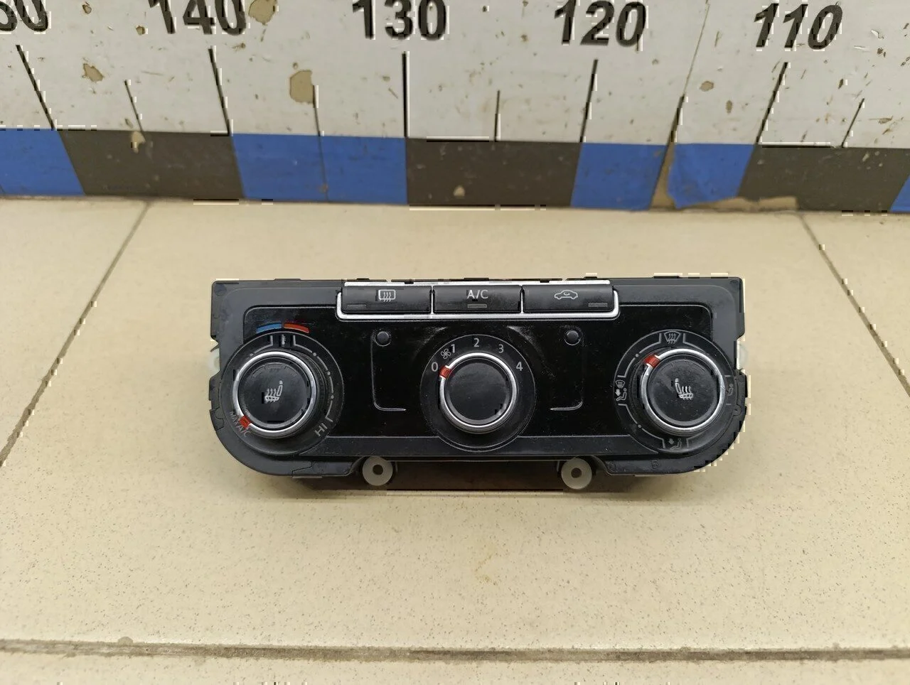 Блок управления климатической установкой VW Jetta 2011> - изображение 1