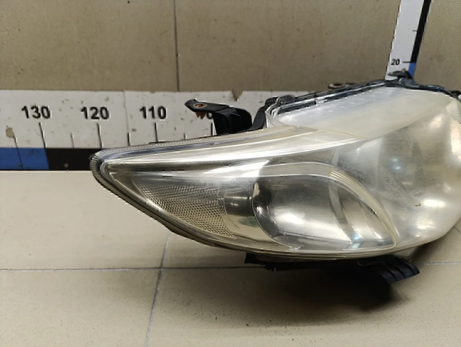 Фара правая TOYOTA Corolla E15 2006-2013 - миниатюра 2