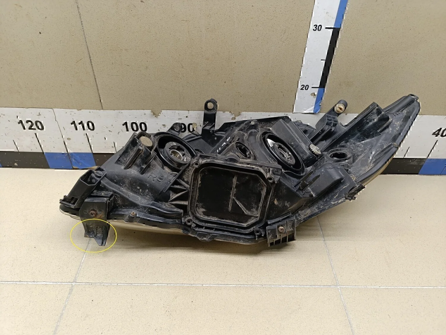 Фара правая TOYOTA Corolla E15 2006-2013 - миниатюра 4