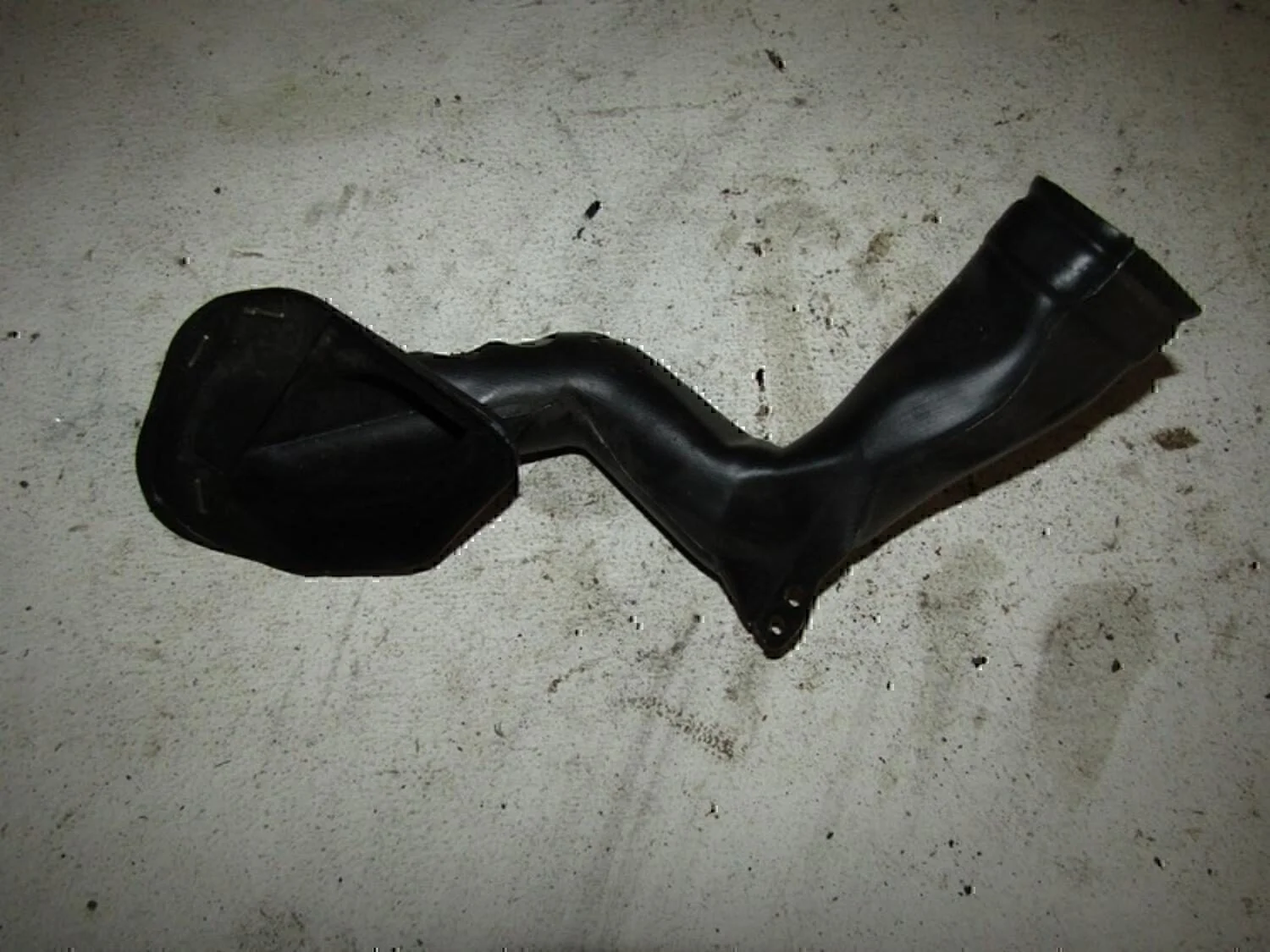 Воздуховод NISSAN Almera N16 2000-2006 - миниатюра 2