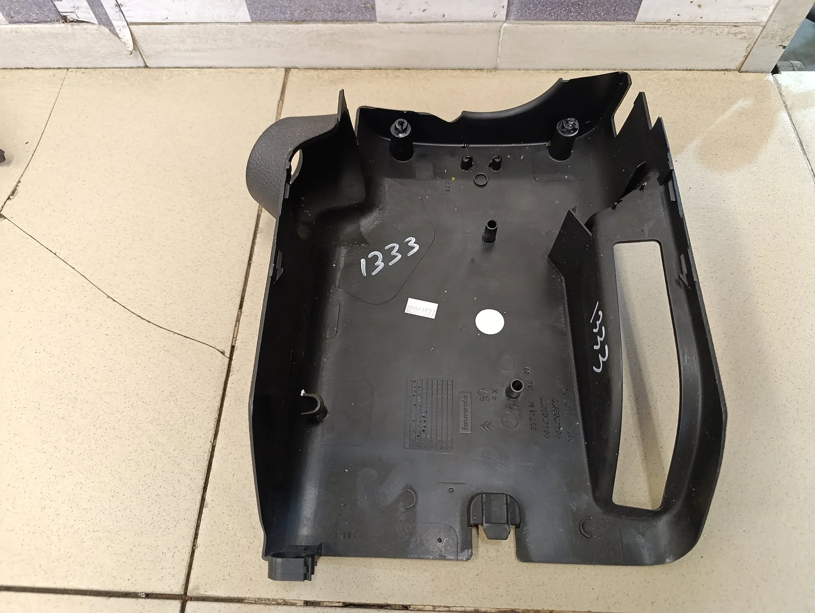 Кожух рулевой колонки нижний PEUGEOT 407 2004-2010 - миниатюра 4