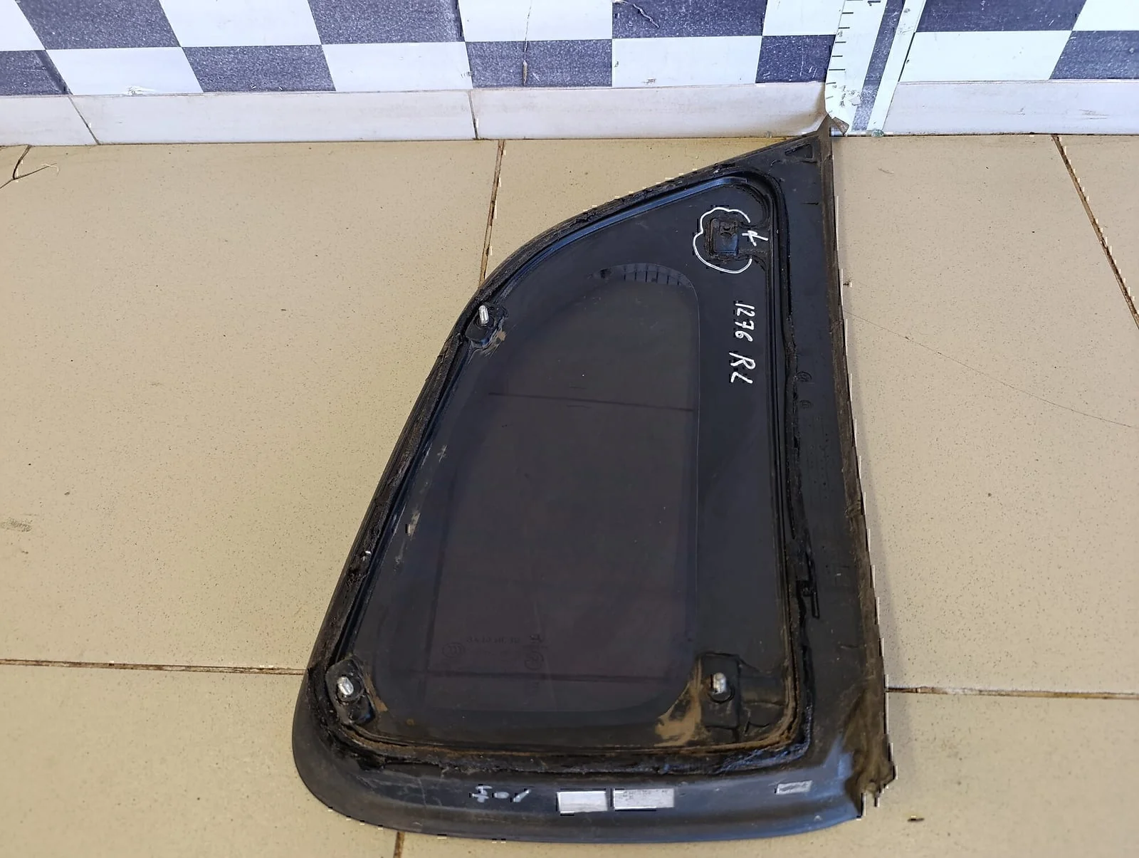 Стекло кузовное глухое левое Hyundai-KIA Tucson 2004-2010 - миниатюра 3