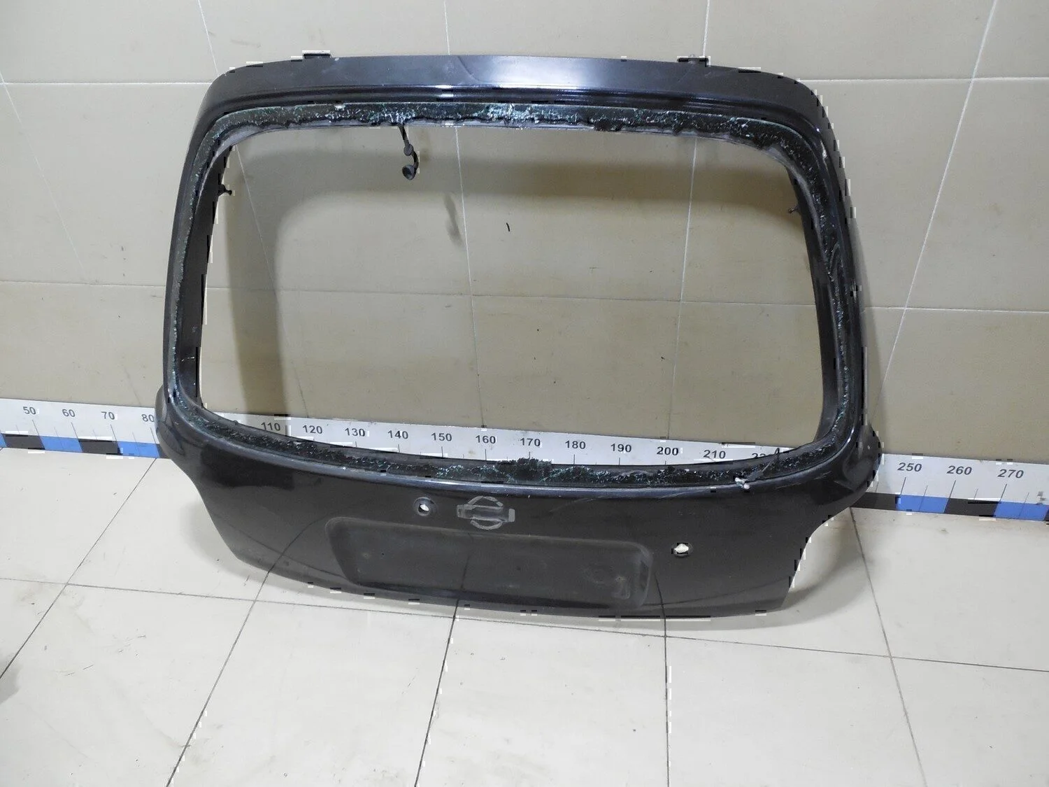 Дверь багажника NISSAN Micra (K11E) 1992-2002 - миниатюра 2