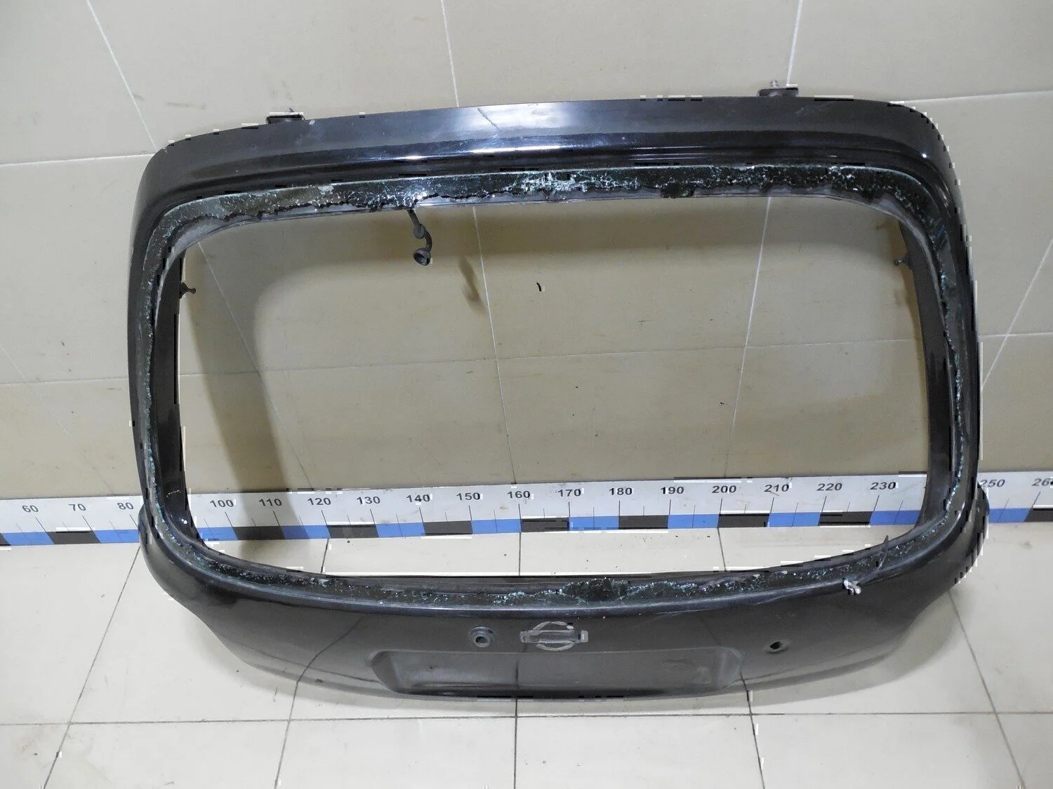Дверь багажника NISSAN Micra (K11E) 1992-2002 - миниатюра 4