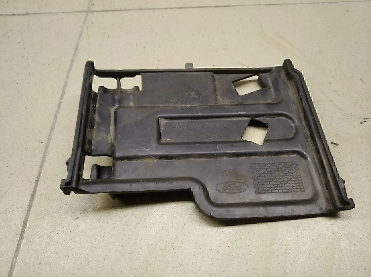 Крышка FORD Focus II 2005-2008 - миниатюра 4