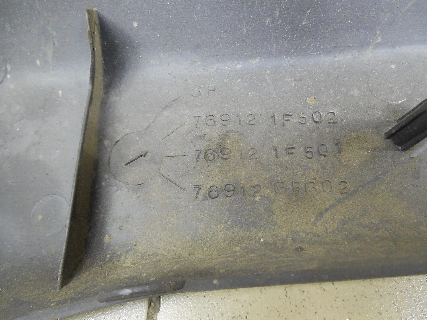Обшивка стойки NISSAN Micra (K11E) 1992-2002 - миниатюра 4