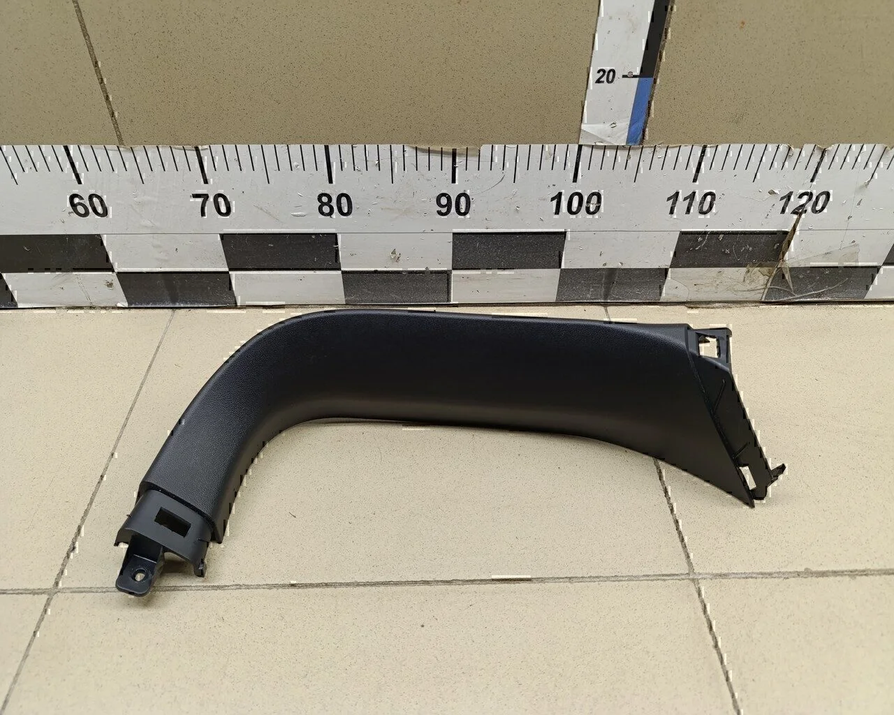 Обшивка двери багажника Hyundai-KIA ix35/Tucson 2010-2015 - изображение 1