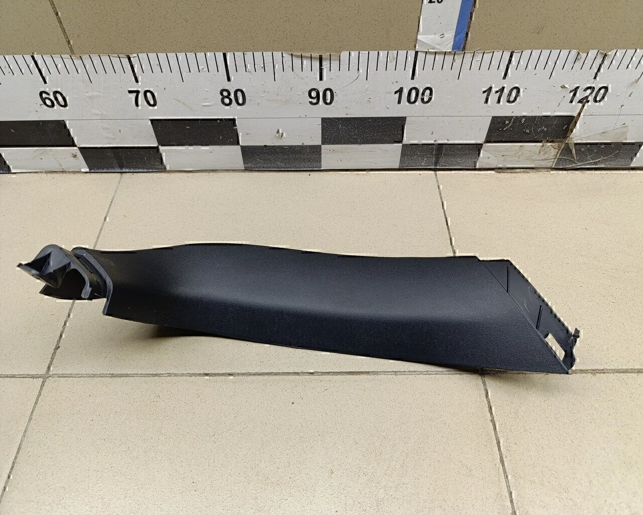 Обшивка двери багажника Hyundai-KIA ix35/Tucson 2010-2015 - миниатюра 2
