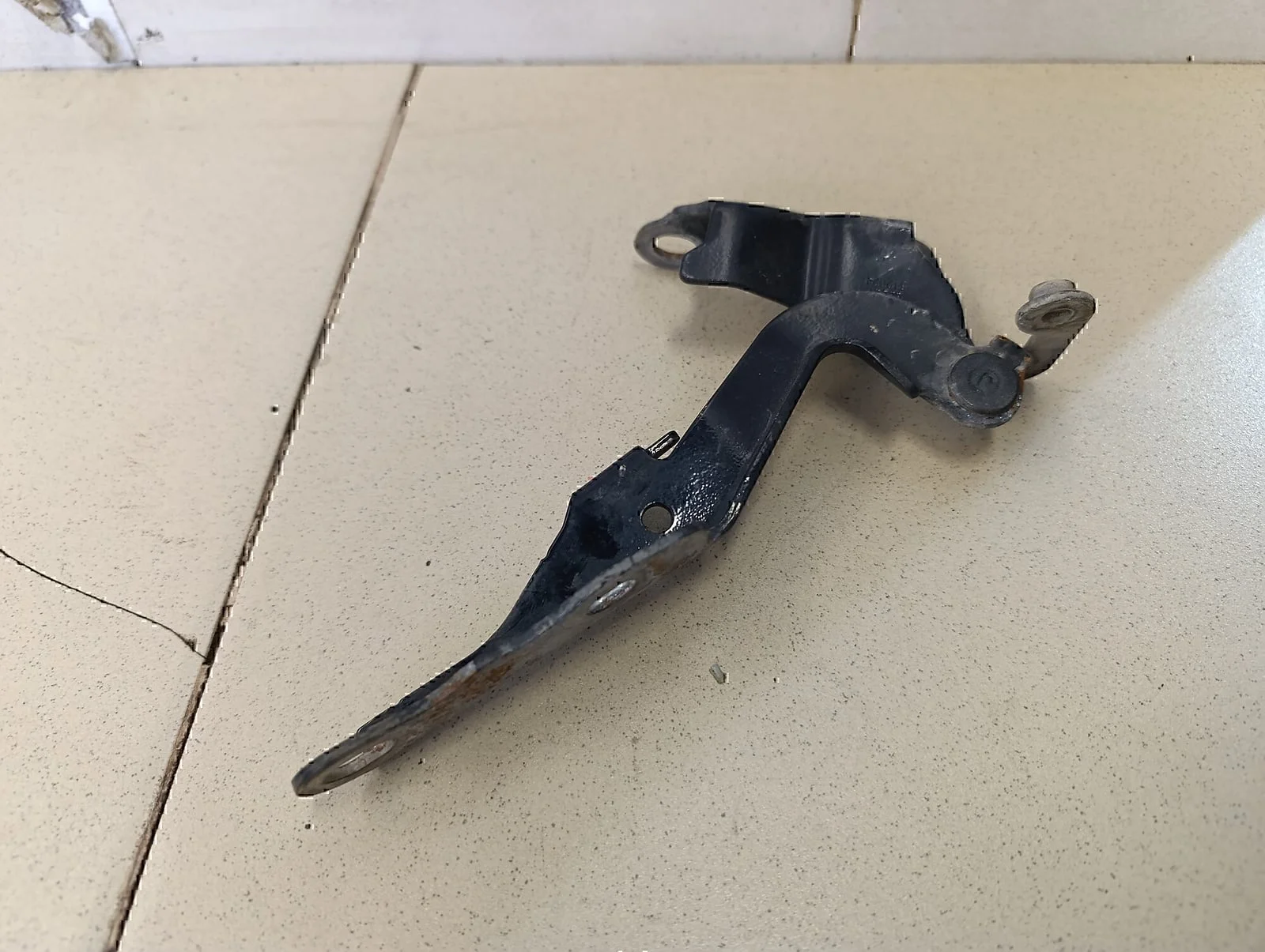 Петля капота левая GEELY EMGRAND EC7 2011-2016 - миниатюра 3