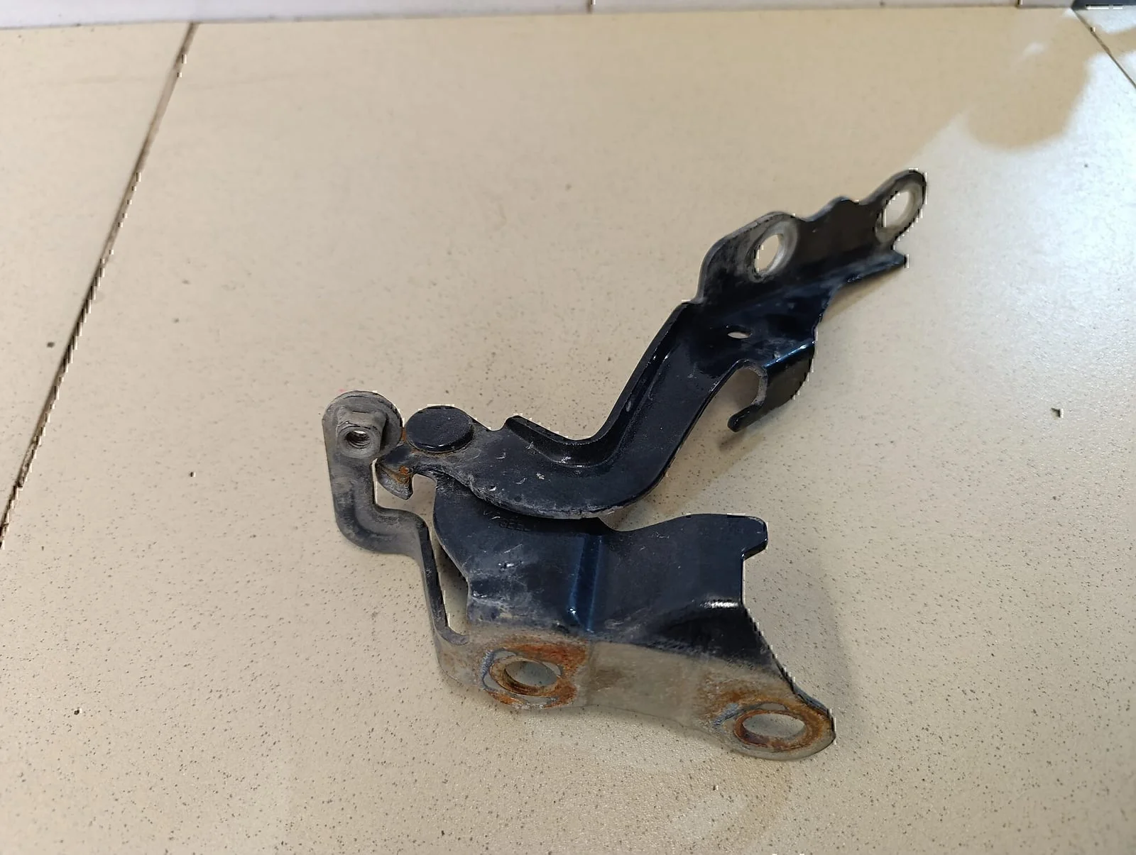 Петля капота левая GEELY EMGRAND EC7 2011-2016 - миниатюра 4