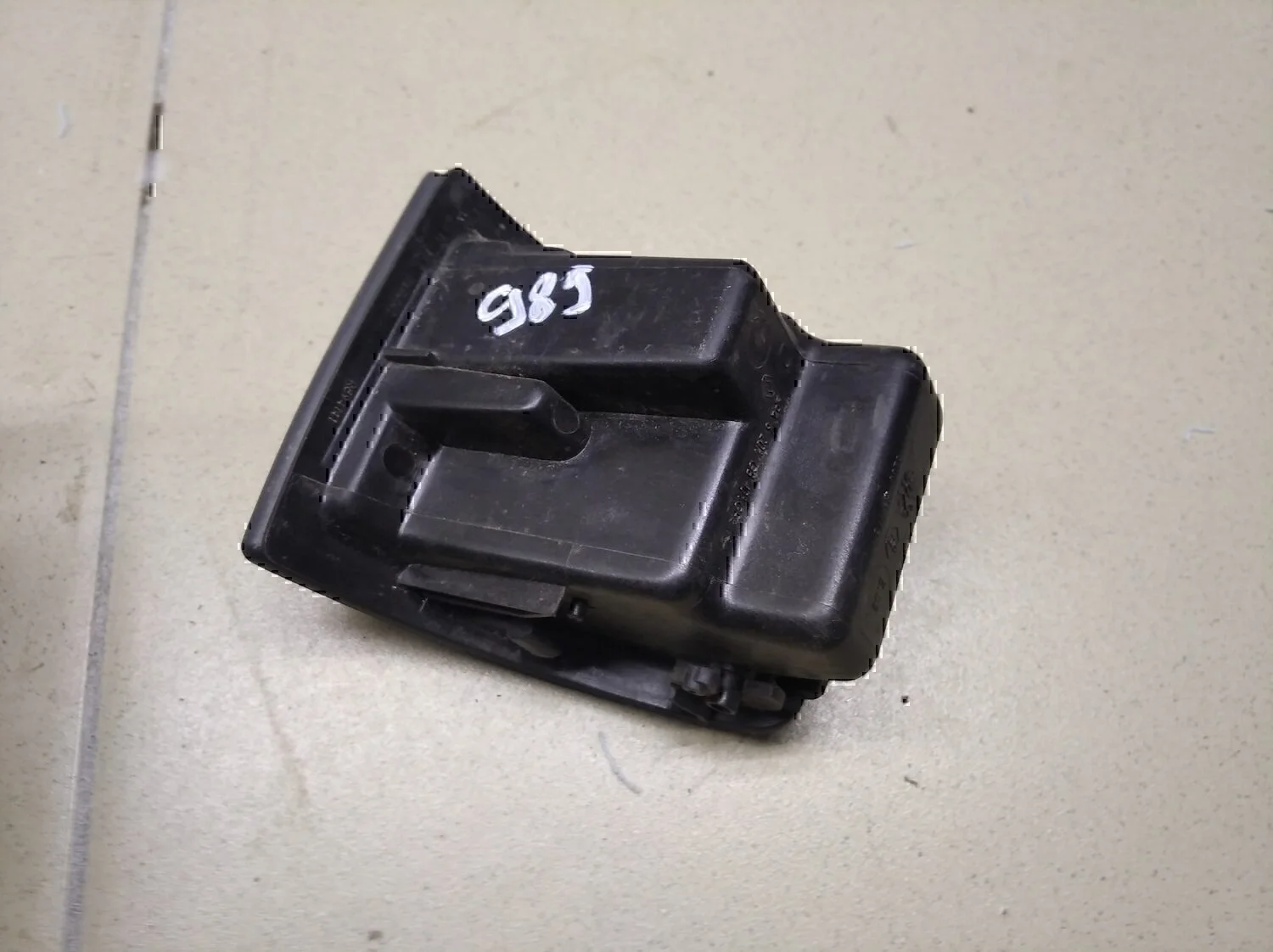 Пепельница передняя RENAULT Clio/Symbol 1998-2008 - миниатюра 3