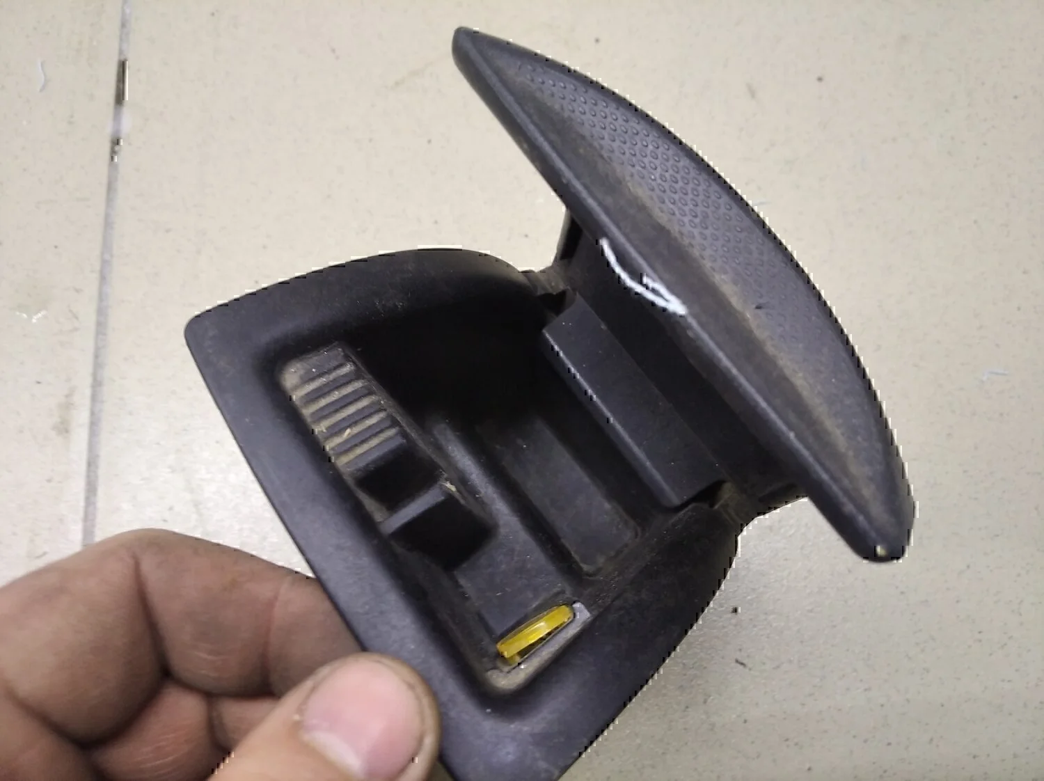 Пепельница передняя RENAULT Clio/Symbol 1998-2008 - миниатюра 6