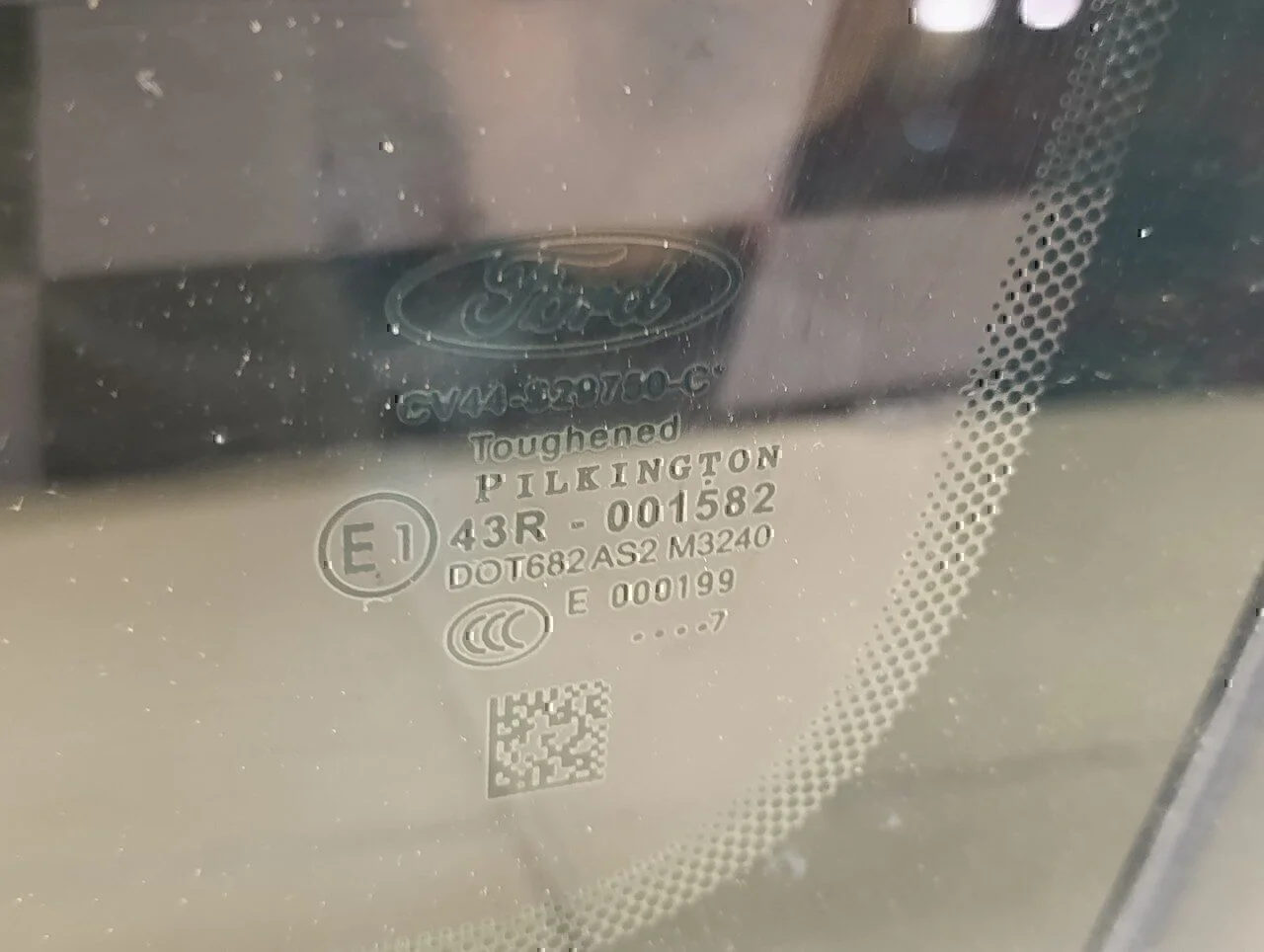 Стекло кузовное глухое правое FORD Kuga 2012> - миниатюра 2