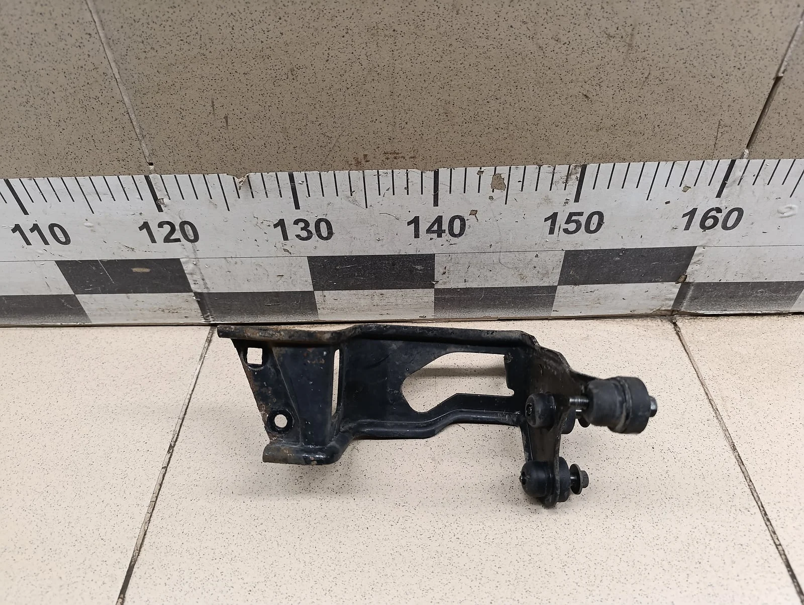 Кронштейн блока ABS (насос) VW Golf IV/Bora 1997-2005