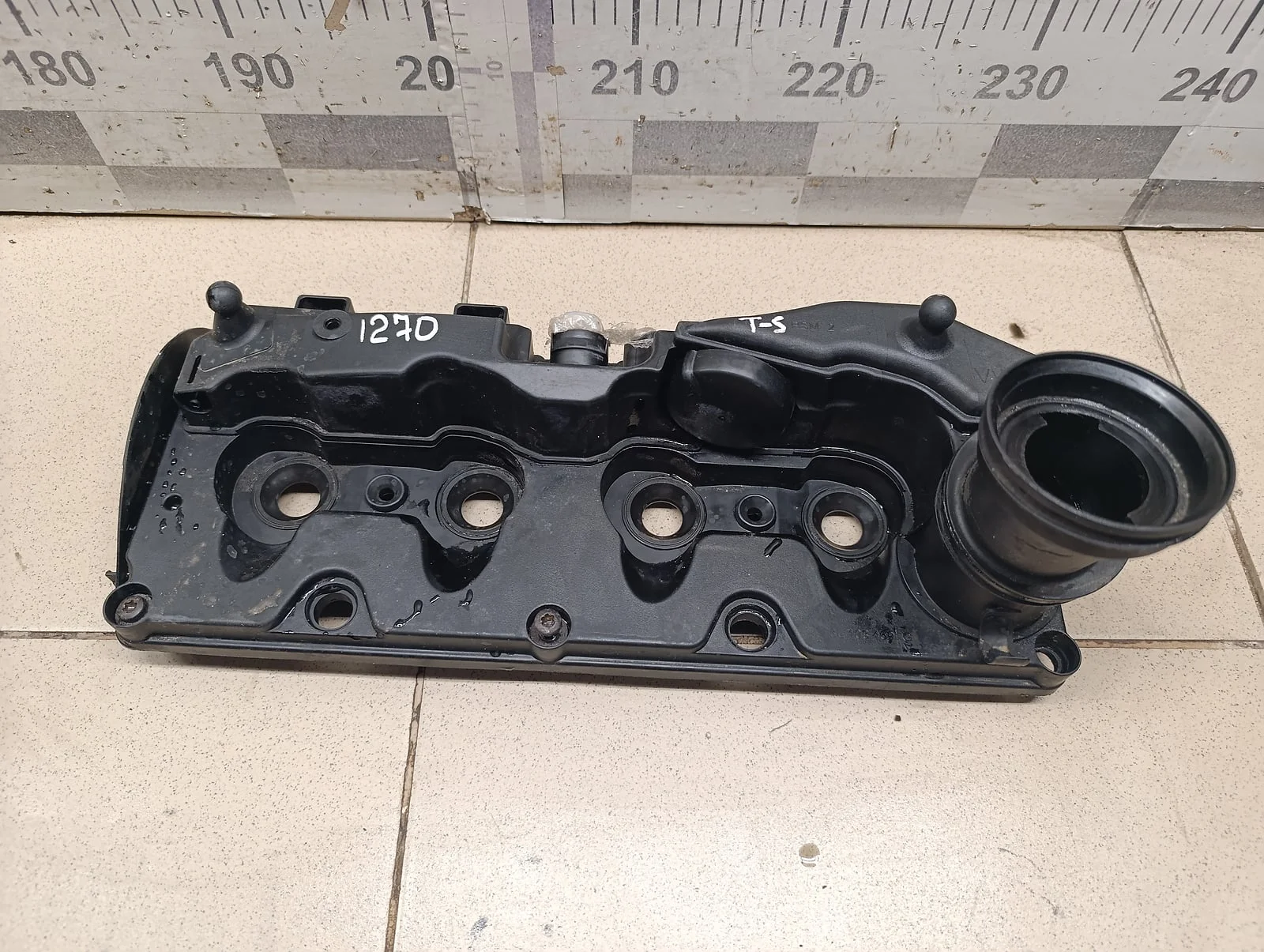 Крышка головки блока (клапанная) VW Transporter T5 2003-2015