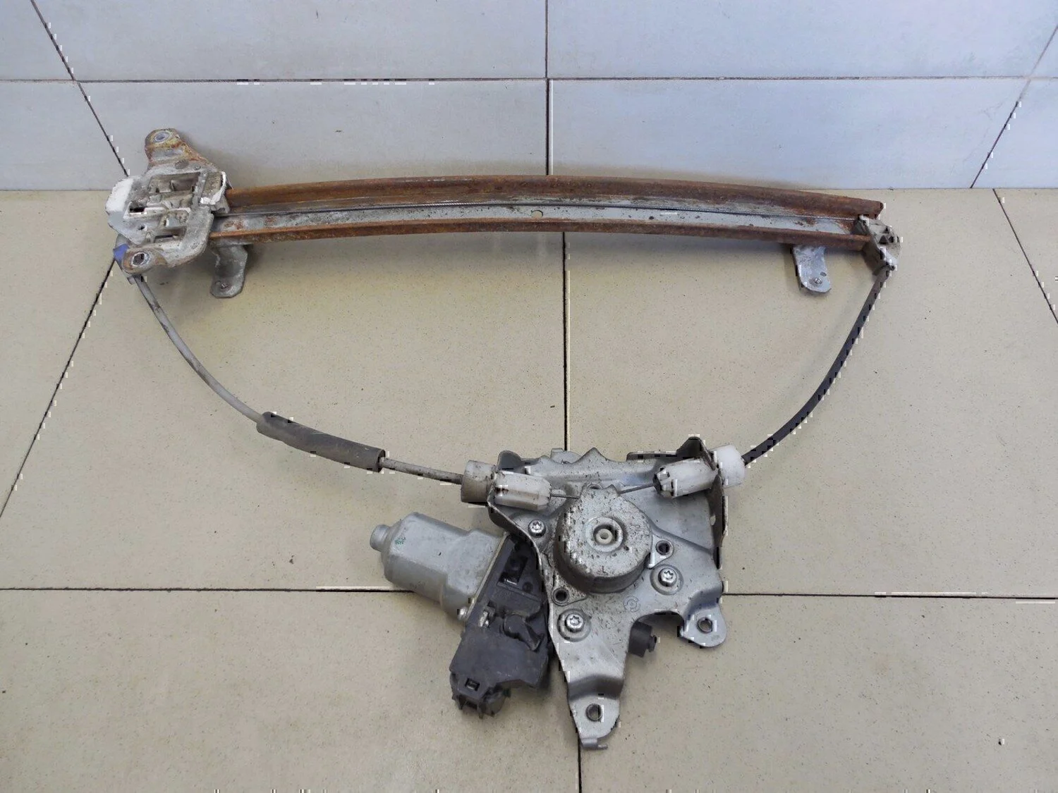 Стеклоподъемник электр. передний левый NISSAN Almera (G15) 2013> - миниатюра 3