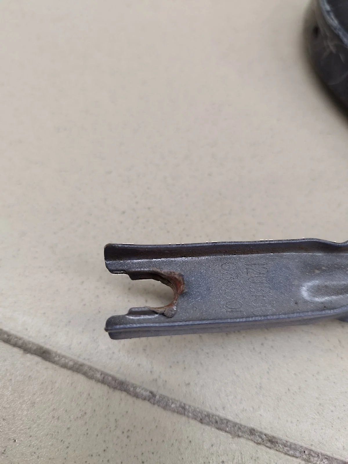Петля крышки багажника GEELY MK 2008> - миниатюра 4