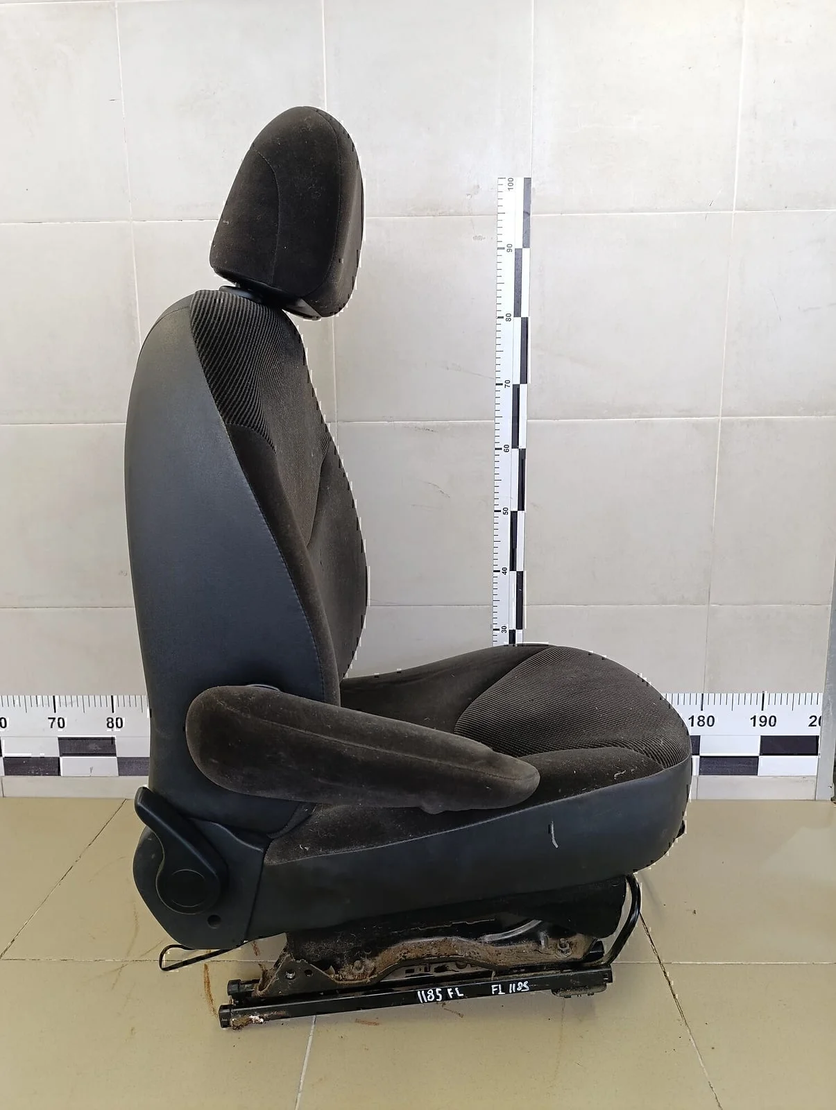 Сиденье переднее левое Peugeot-Citroen C3 2002-2009 - миниатюра 7