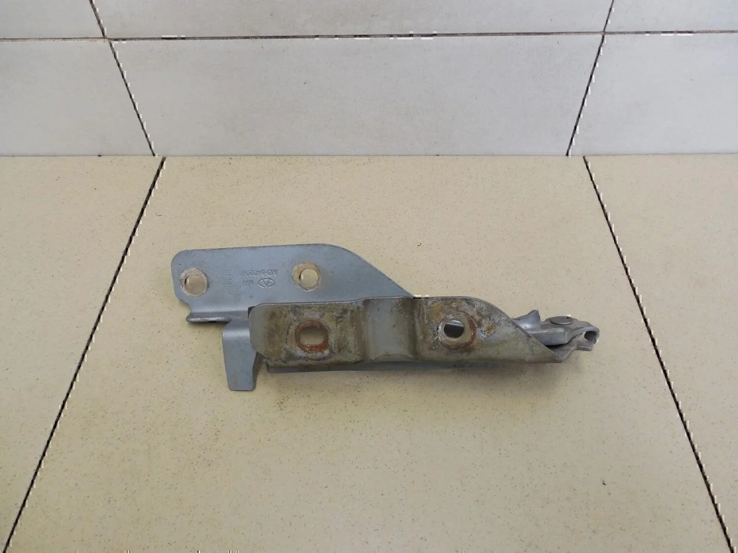 Петля капота правая Chery Bonus (A13) 2011-2014 - миниатюра 3