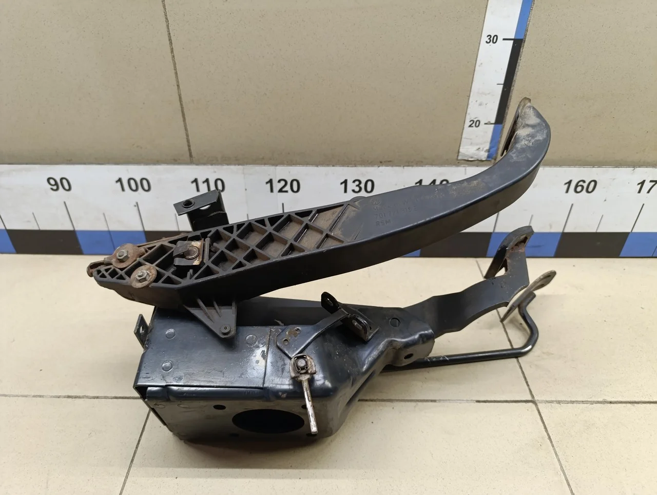 Блок педалей VW Transporter T4 1991-1996 - миниатюра 4