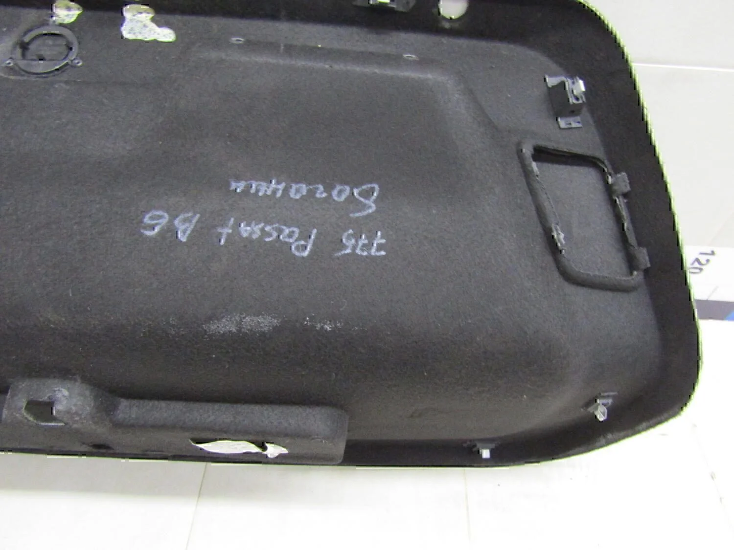 Обшивка крышки багажника VW Passat [B6] 2005-2010 - миниатюра 4