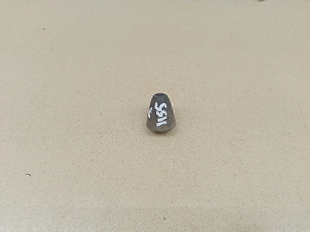 Отбойник крышки багажника Hyundai-KIA Elantra 2000-2005 - изображение 1