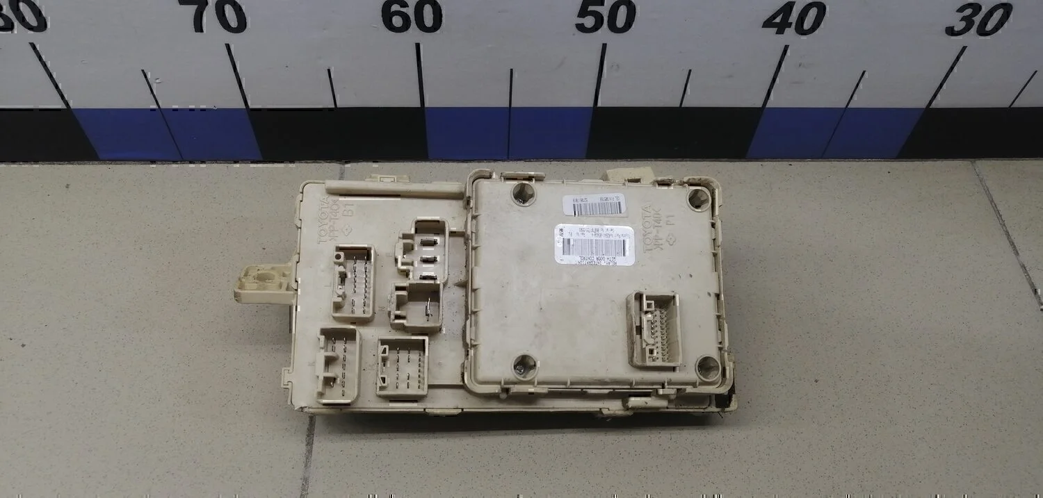 Блок предохранителей TOYOTA Avensis II 2003-2008 - миниатюра 6