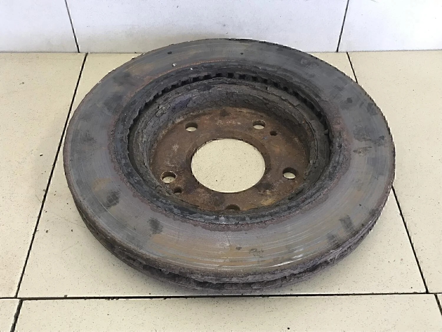 Диск тормозной передний вентилируемый MITSUBISHI Galant (EA) 1997-2003 - миниатюра 3