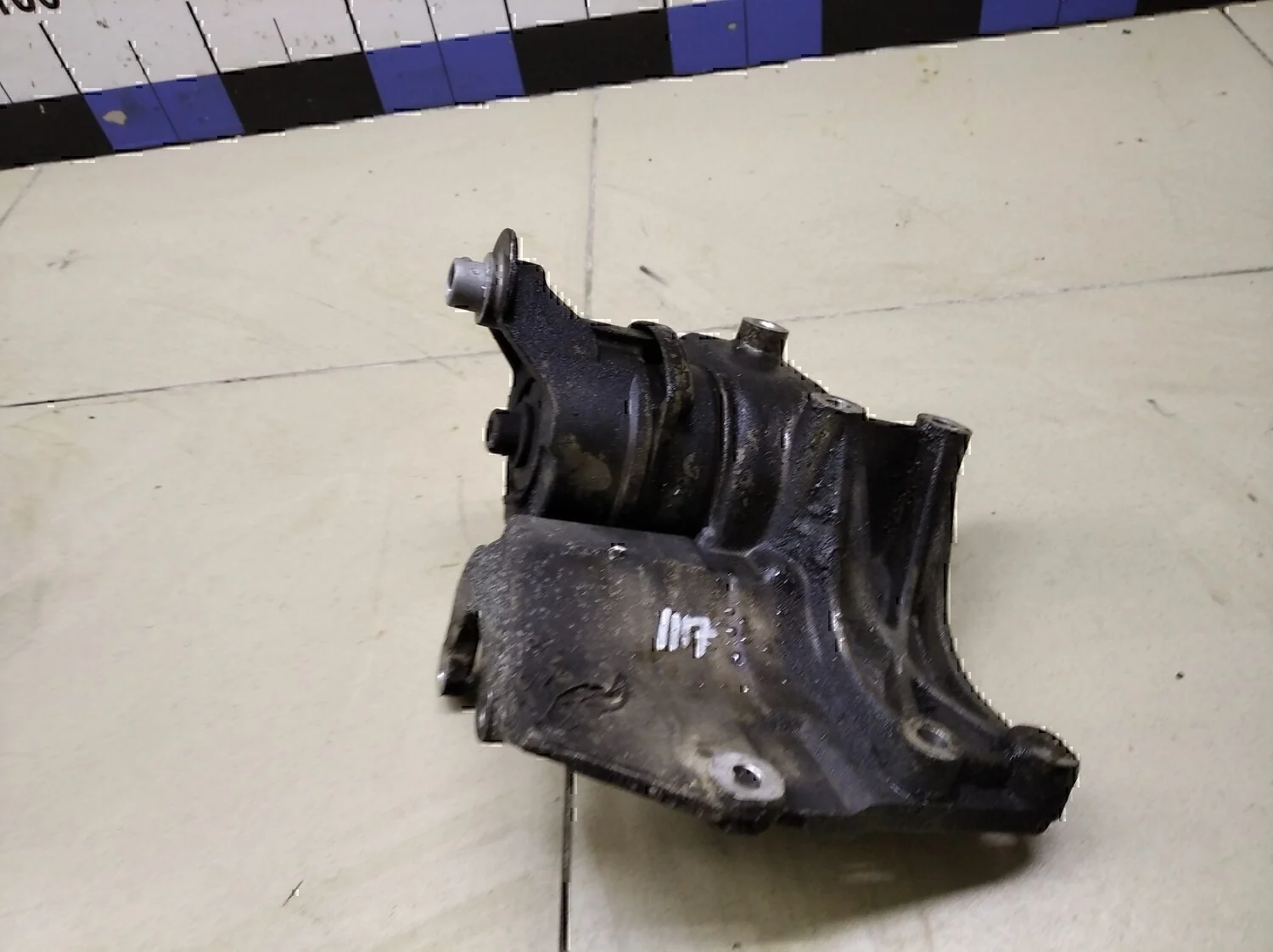 Кронштейн натяжителя ремня Hyundai-KIA Starex H1 1997-2007 - миниатюра 5