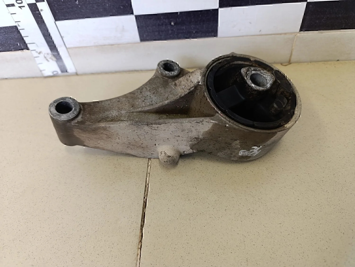 Опора двигателя передняя OPEL Astra H / Family 2004-2015