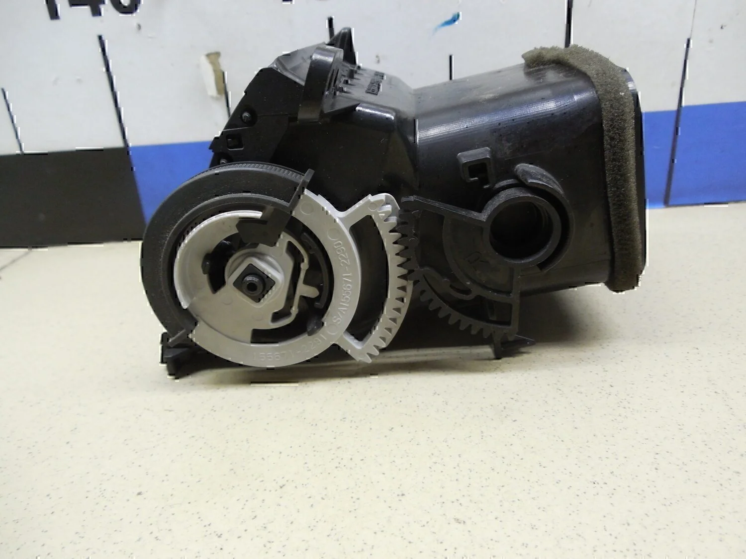 Дефлектор воздушный TOYOTA Auris (E15) 2006-2012 - миниатюра 3