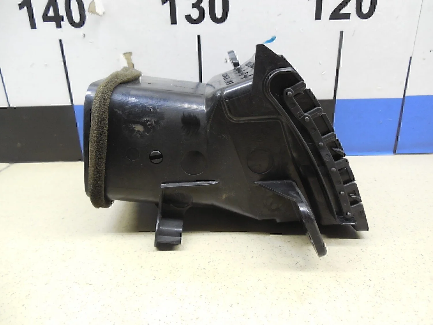 Дефлектор воздушный TOYOTA Auris (E15) 2006-2012 - миниатюра 4