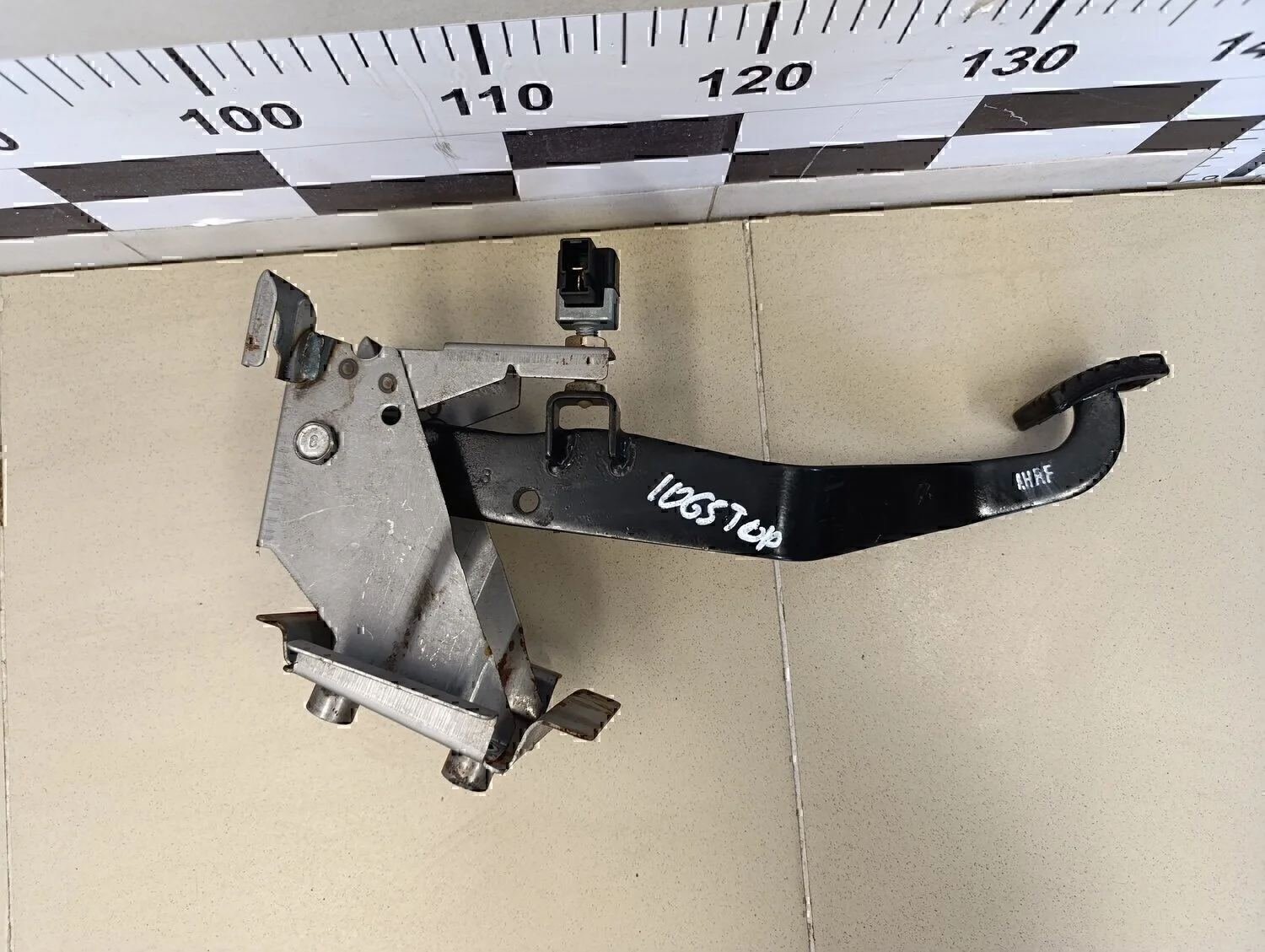 Педаль тормоза Hyundai-KIA Magentis 2000-2005 - миниатюра 6