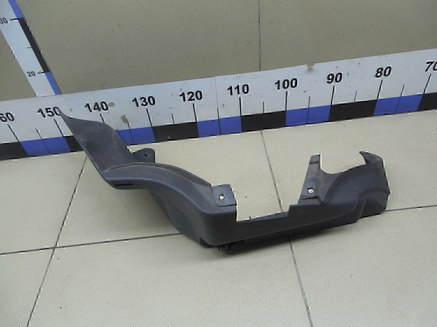 Держатель задней полки NISSAN Micra (K11E) 1992-2002 - миниатюра 2