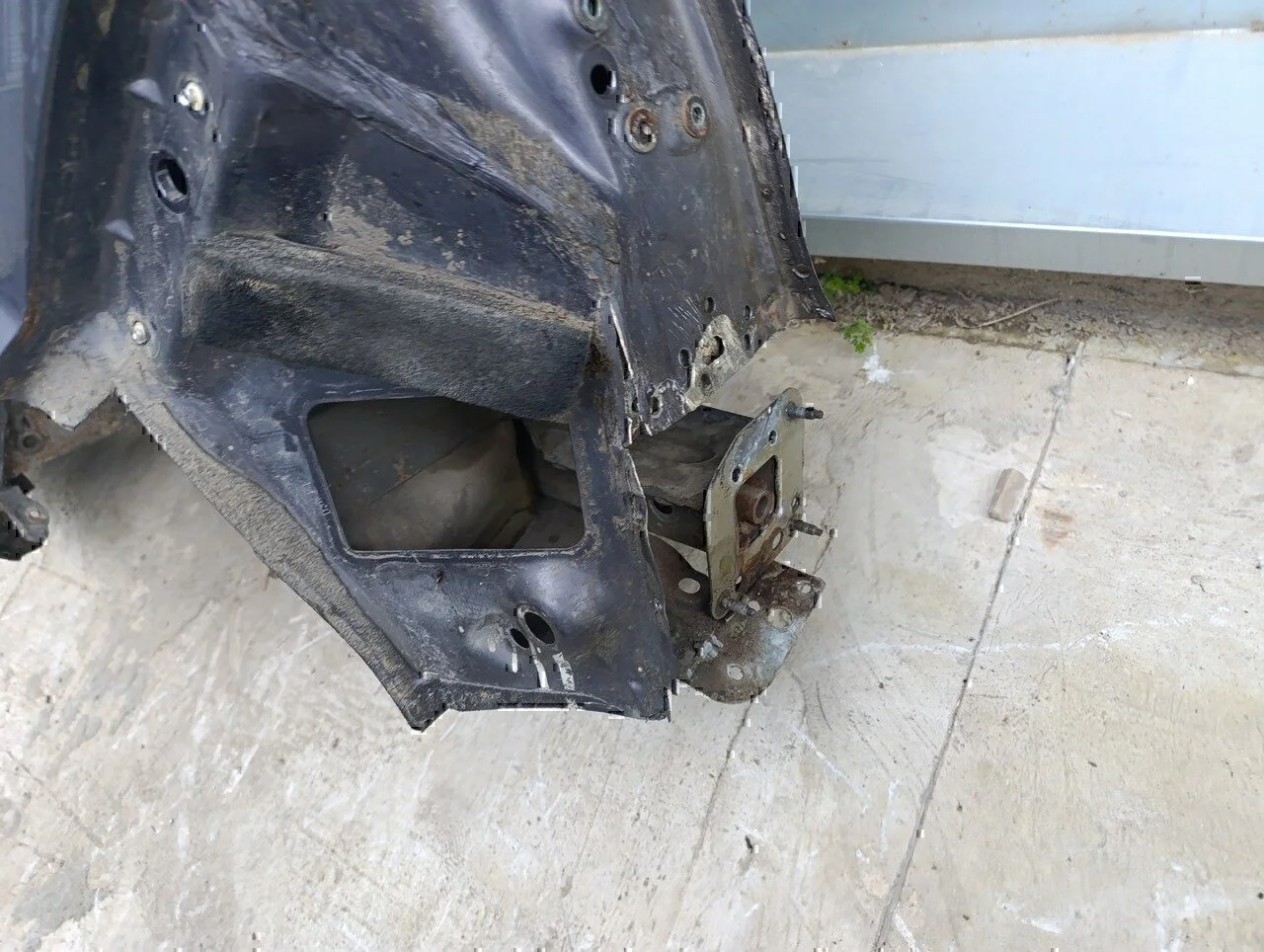 Крыло заднее левое RENAULT Scenic 2003-2009 - миниатюра 3