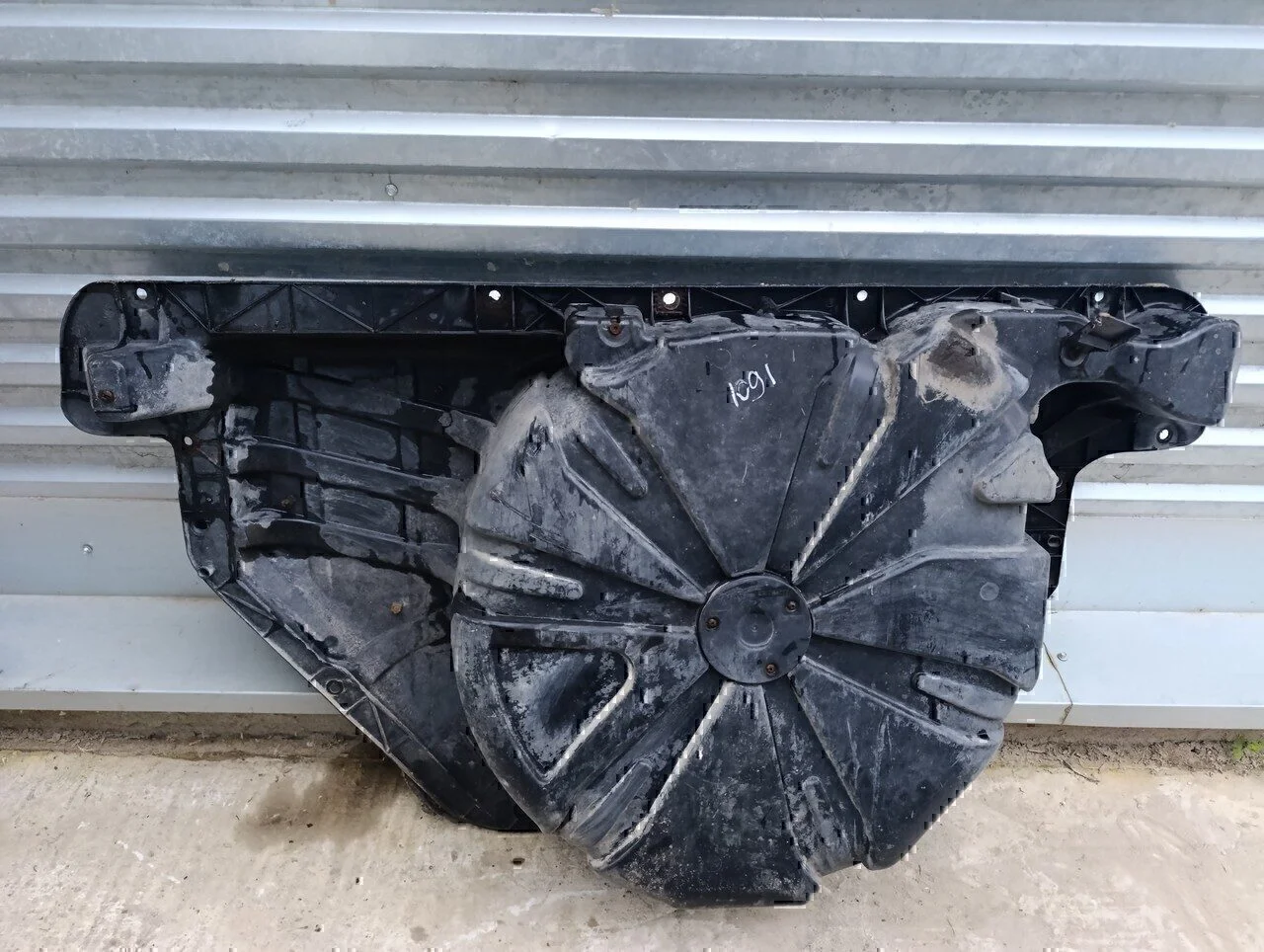 Ниша запасного колеса RENAULT Scenic 2003-2009 - миниатюра 8