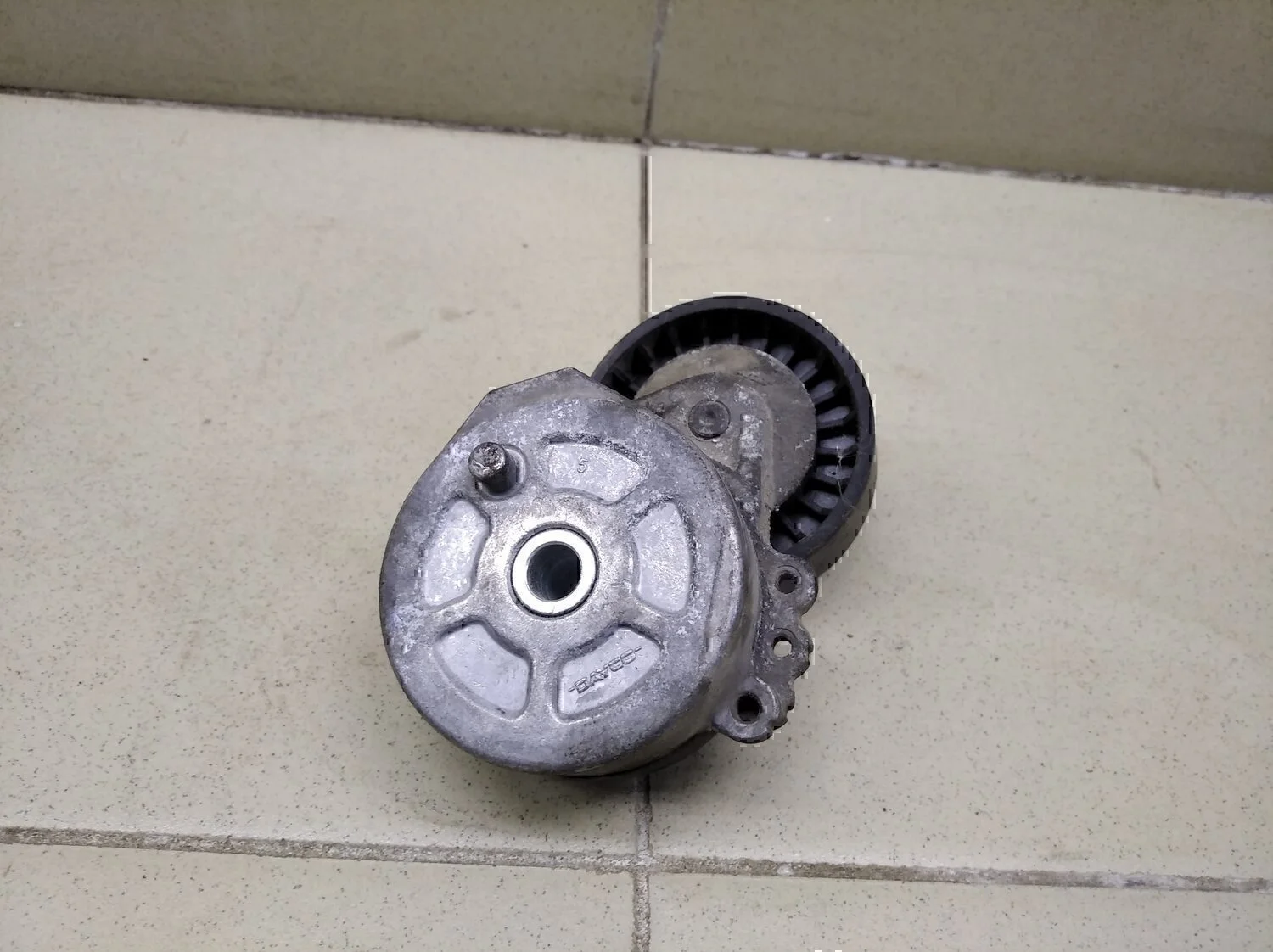 Натяжитель ремня FORD Kuga 2008-2012 - миниатюра 2