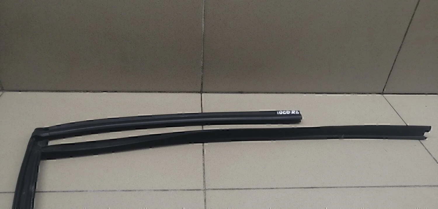 Уплотнитель стекла двери FORD Kuga 2008-2012 - миниатюра 10