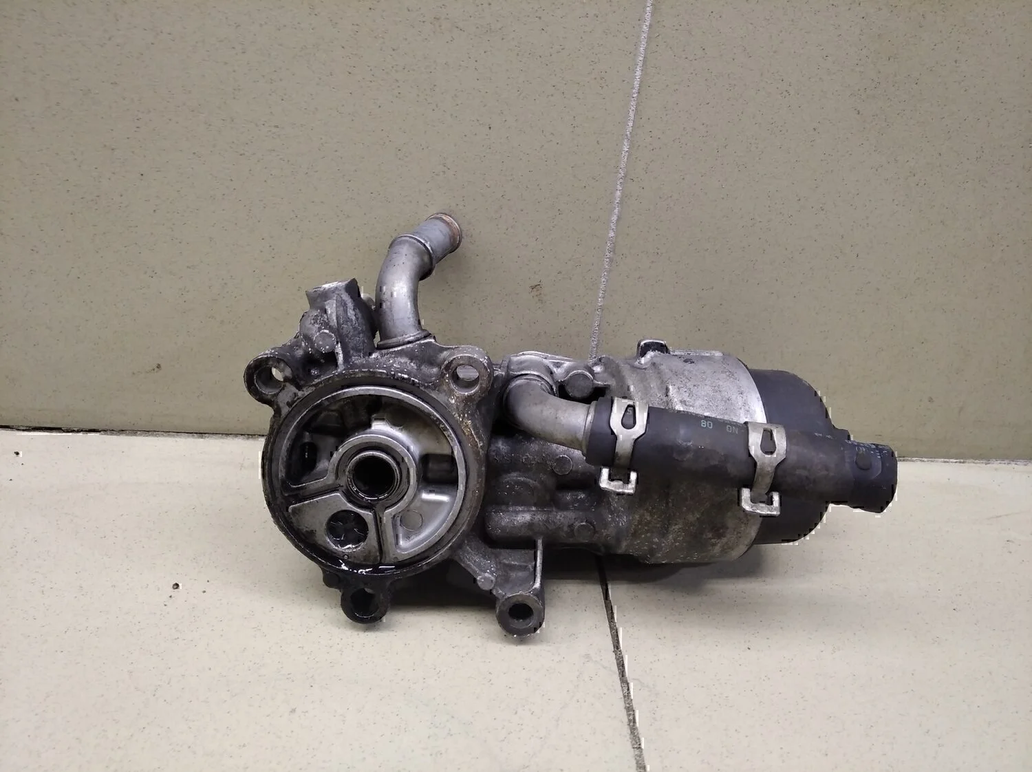 Корпус масляного фильтра FORD Kuga 2008-2012 - миниатюра 3