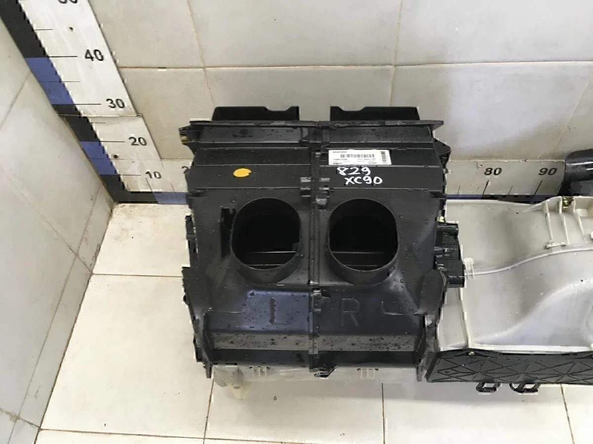 Корпус отопителя VOLVO XC90 2002-2015 - миниатюра 2