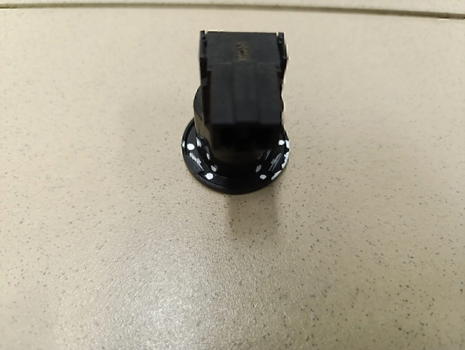 Кнопка открывания багажника Chevrolet Epica 2006-2012 - миниатюра 2