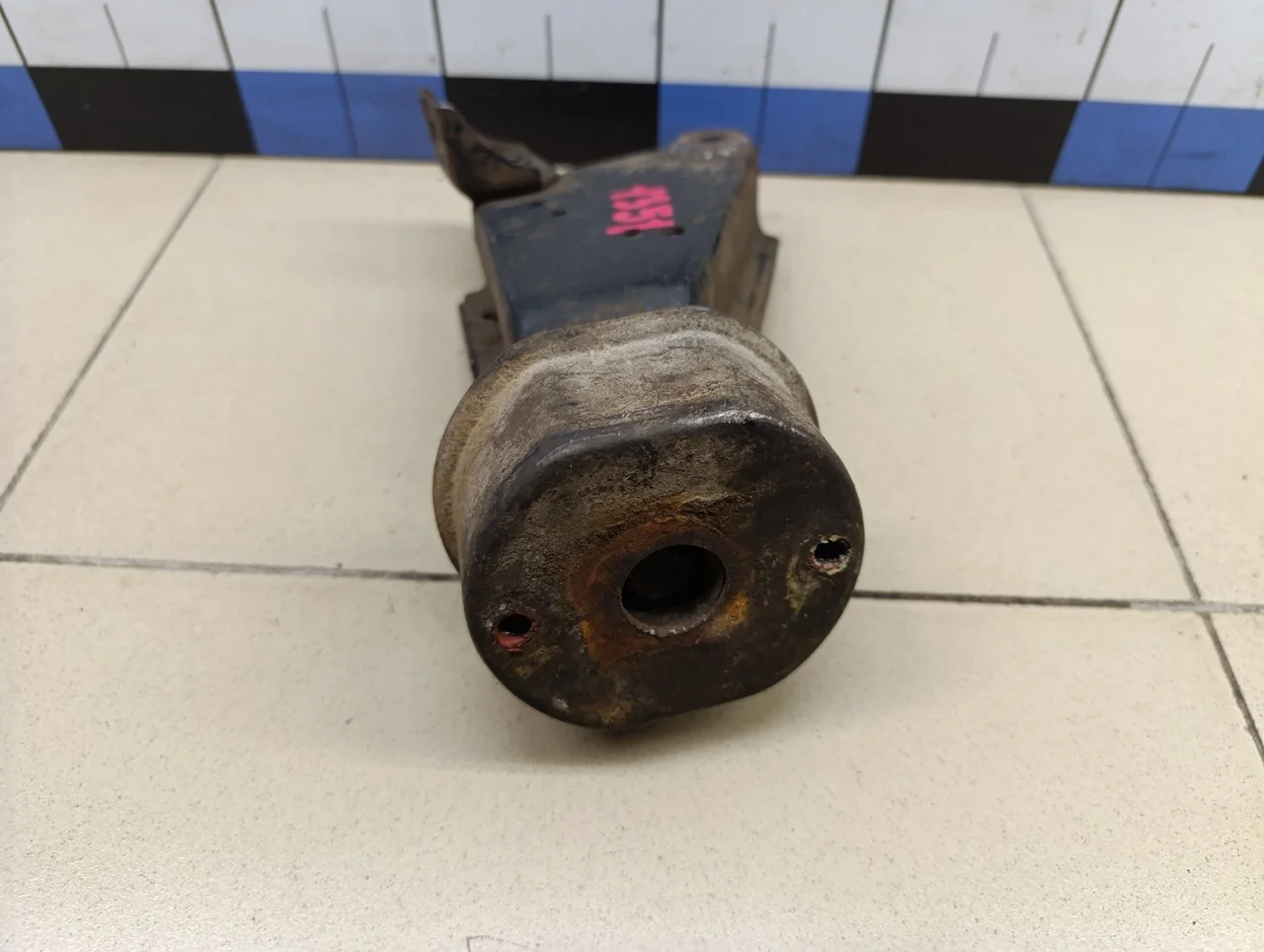 Кронштейн КПП VW Transporter T4 1991-1996 - миниатюра 4