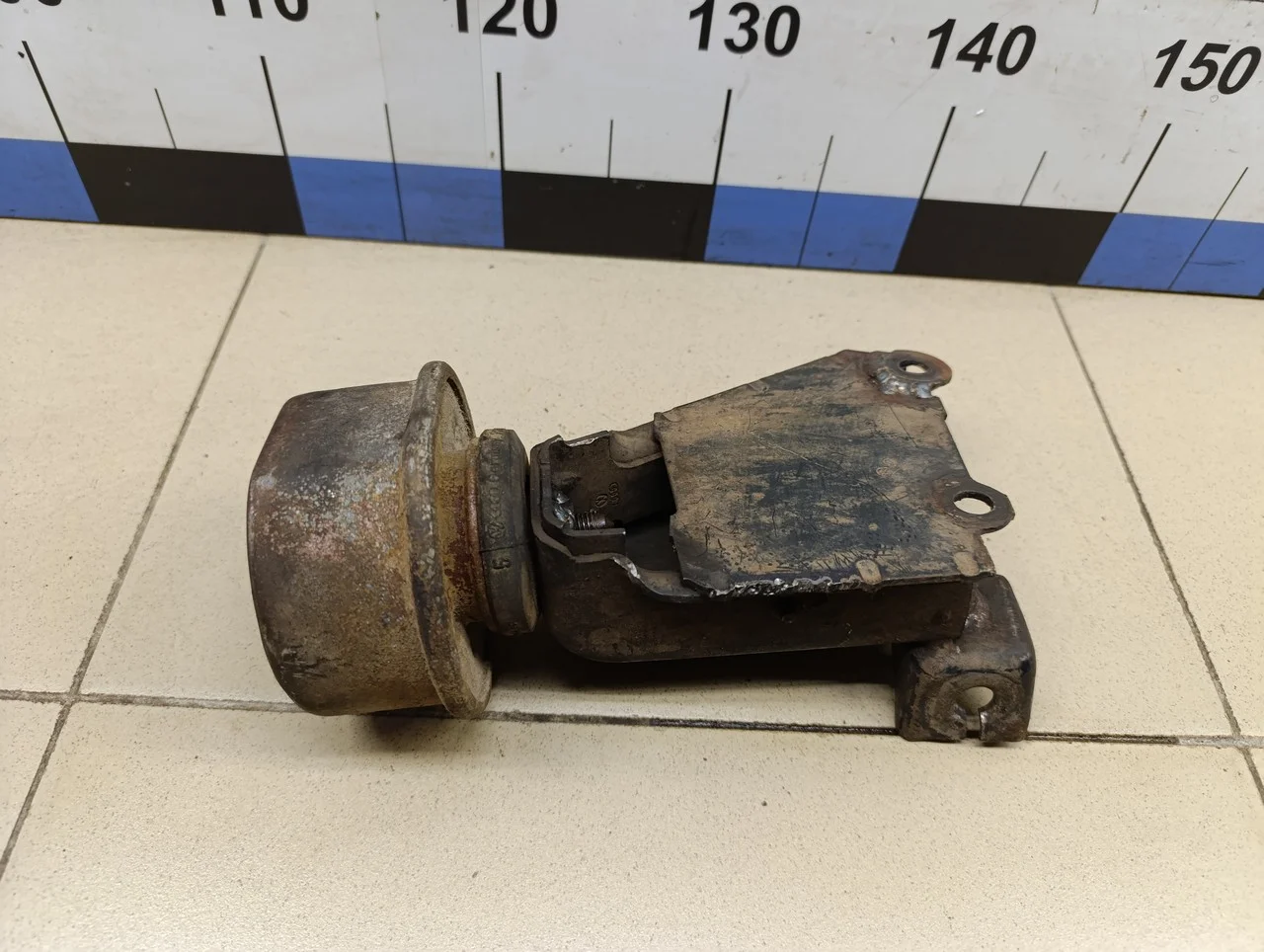 Кронштейн КПП VW Transporter T4 1991-1996 - миниатюра 5