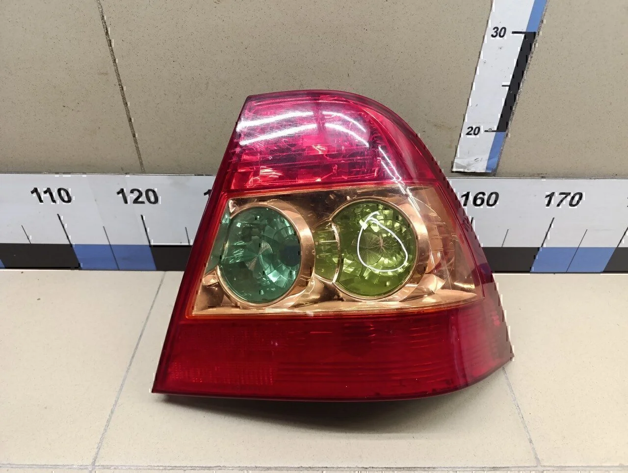 Фонарь задний правый TOYOTA Corolla E12 2001-2006 - миниатюра 2
